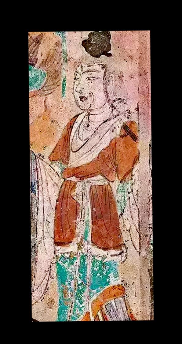 赏莫高窟壁画之。《传统审美与现代美之碰撞与交融》
 美，是一个永恒的话题，在人类历史的长河中不断演变与发展。传统审美与现代美，各自有着独特的魅力与特点，同时也存在着一定的差别与共同点。
 传统审美往往蕴含着深厚的历史文化底蕴。在传统审美中，常常强调含蓄、婉约与内敛。比如中国古代对于女性的审美，以温柔端庄、优雅贤淑为美，注重内在的品德修养与气质韵味的展现。传统的艺术作品也多以细腻的笔触、精致的工艺来传达美，如精美的壁画、典雅的瓷器等。同时，传统审美对于自然的尊崇也是显著特点之一，讲究与自然和谐共处，从自然中汲