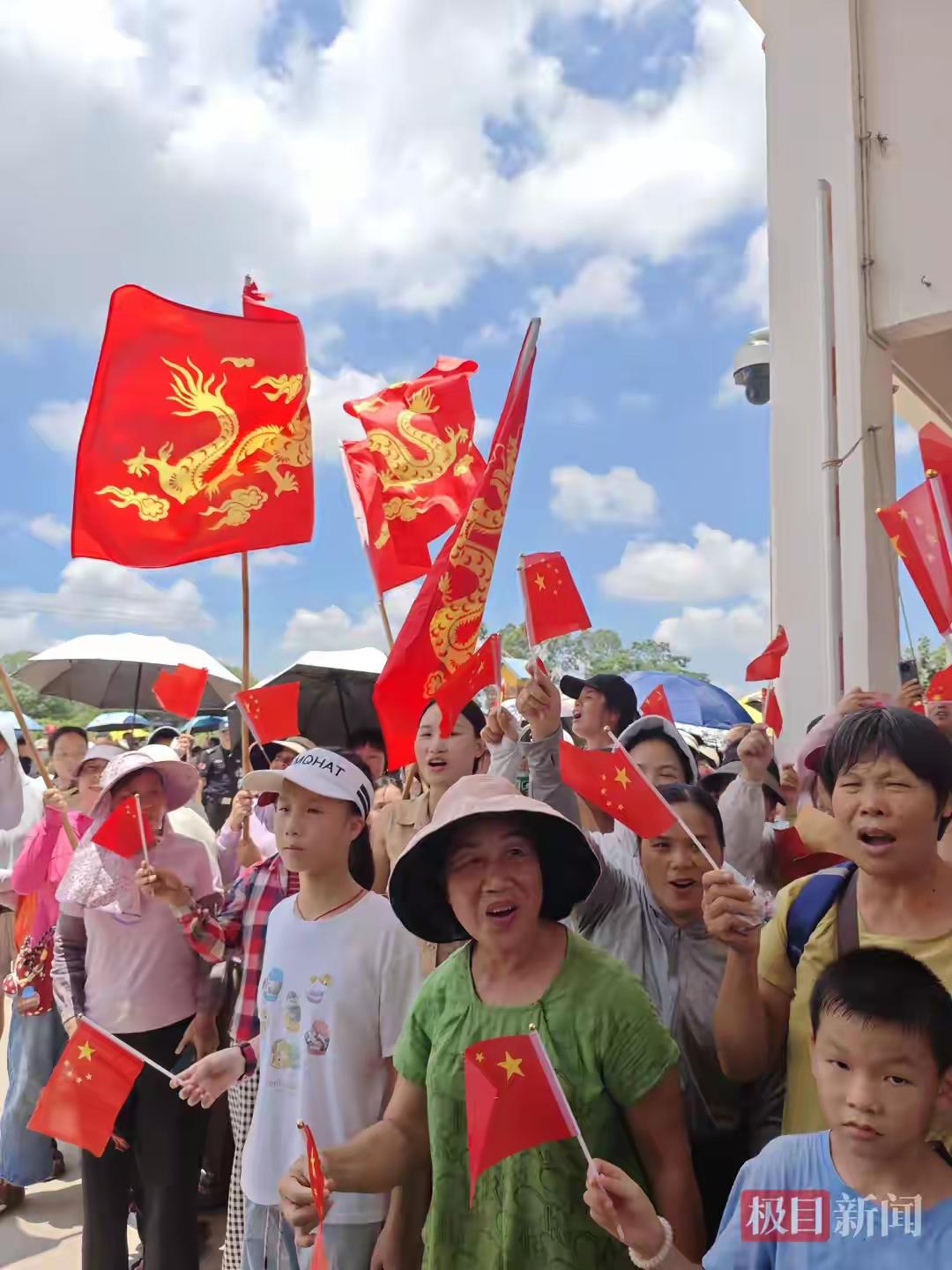 32℃烈日万人相送！贵港最盛大的民间送别，藏着中国人最纯粹的感恩
 （个人观点仅