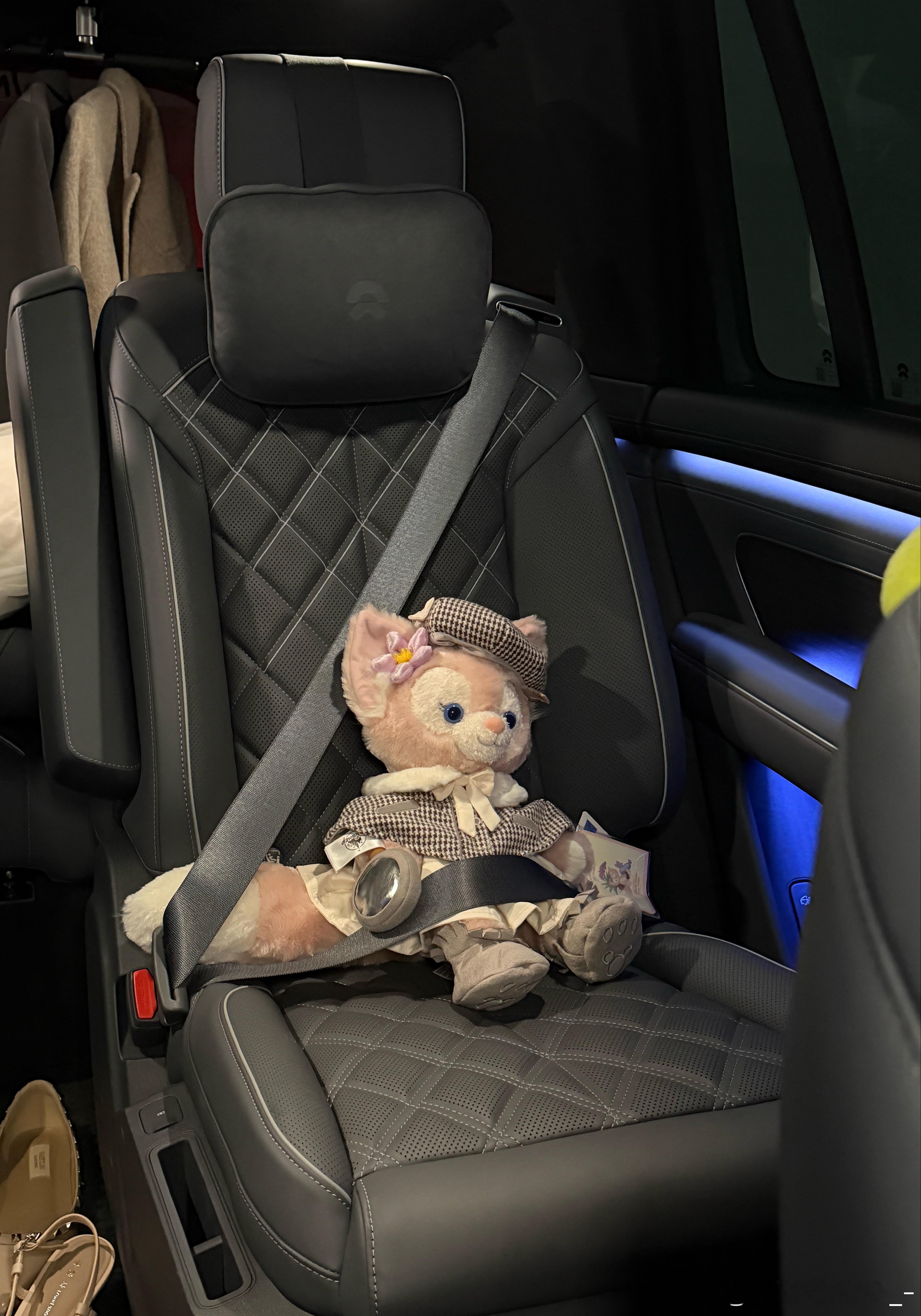 是谁！在我冰箱里放8+1的？！哦，是我欧尼茜茜蔚来es8 不对啊，我平时只喝奶啊