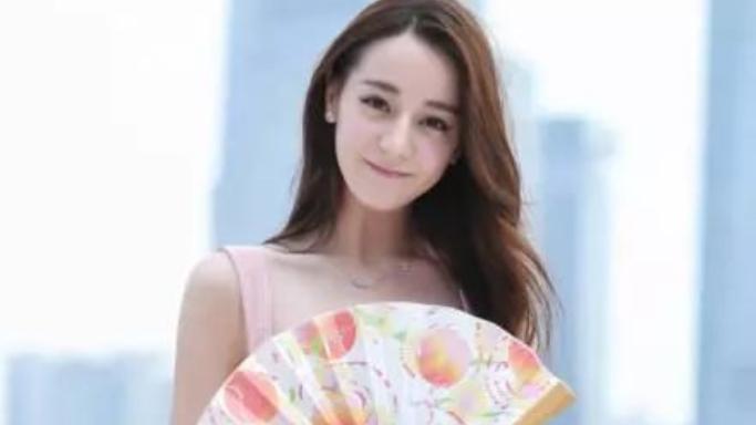 你知道吗？昨天落幕的2026中国影视之夜上，迪丽热巴凭借《利剑玫瑰》里的打拐女警