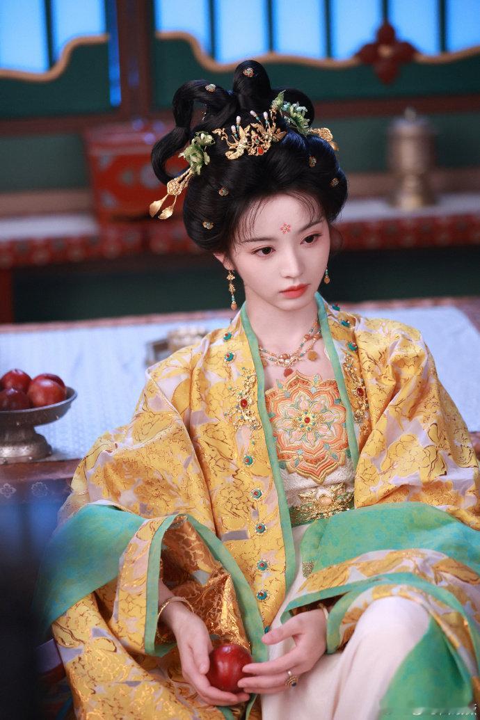田曦薇晒子夜归18宫格剧照田曦薇晒 18 张武祯剧照，这是把库存都掏空了吧？每个