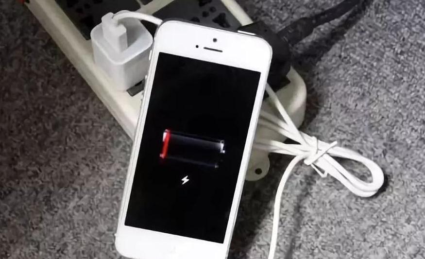 #手机没电了是一种什么感觉#荣耀X50GT引领新潮流：电池容量提升能否解决续航问