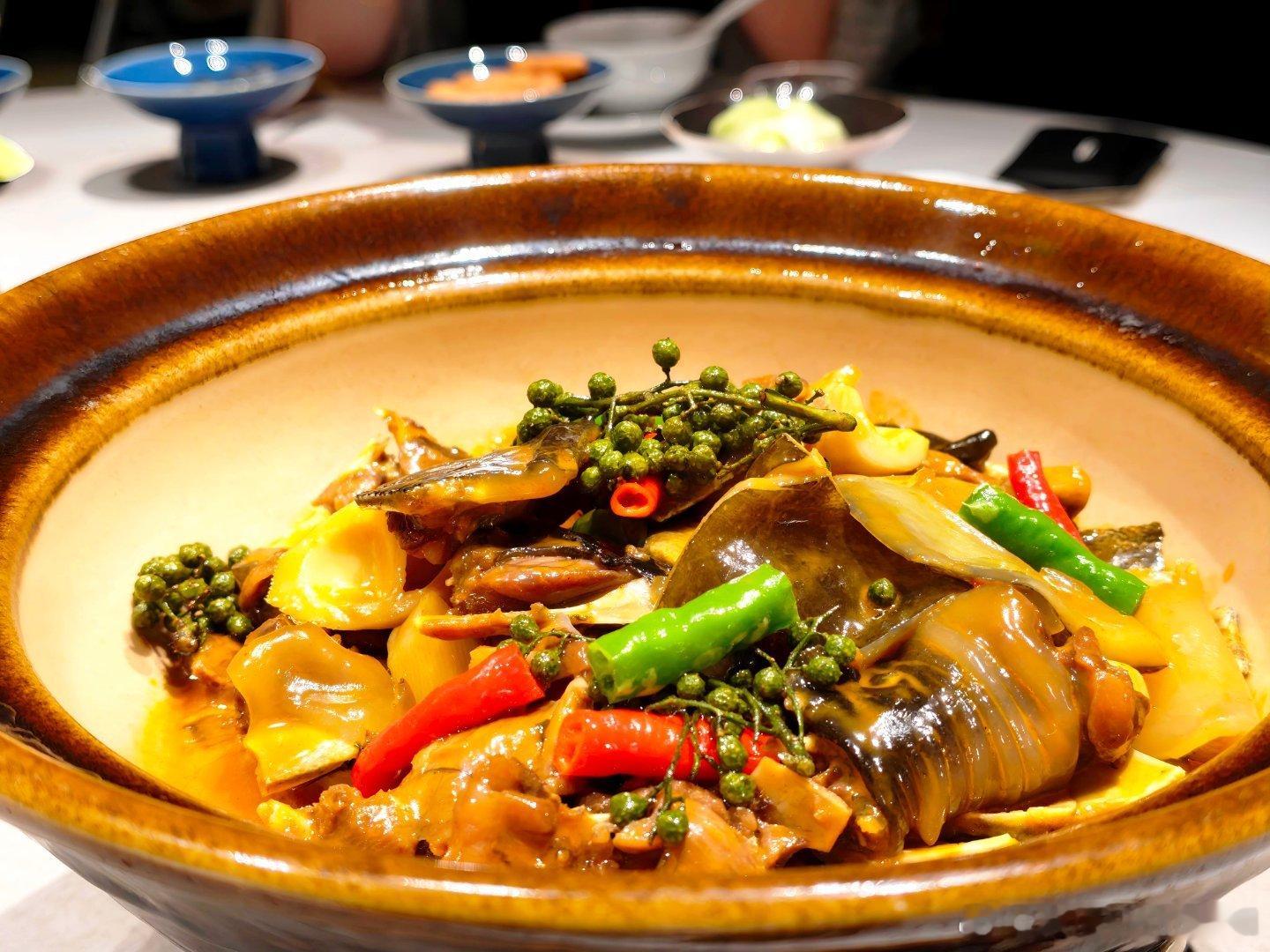 事已至此,先吃饭吧 沙蒜豆面爱好者又来了，晚上和几个小米股东朋友们吃饭小米科技 