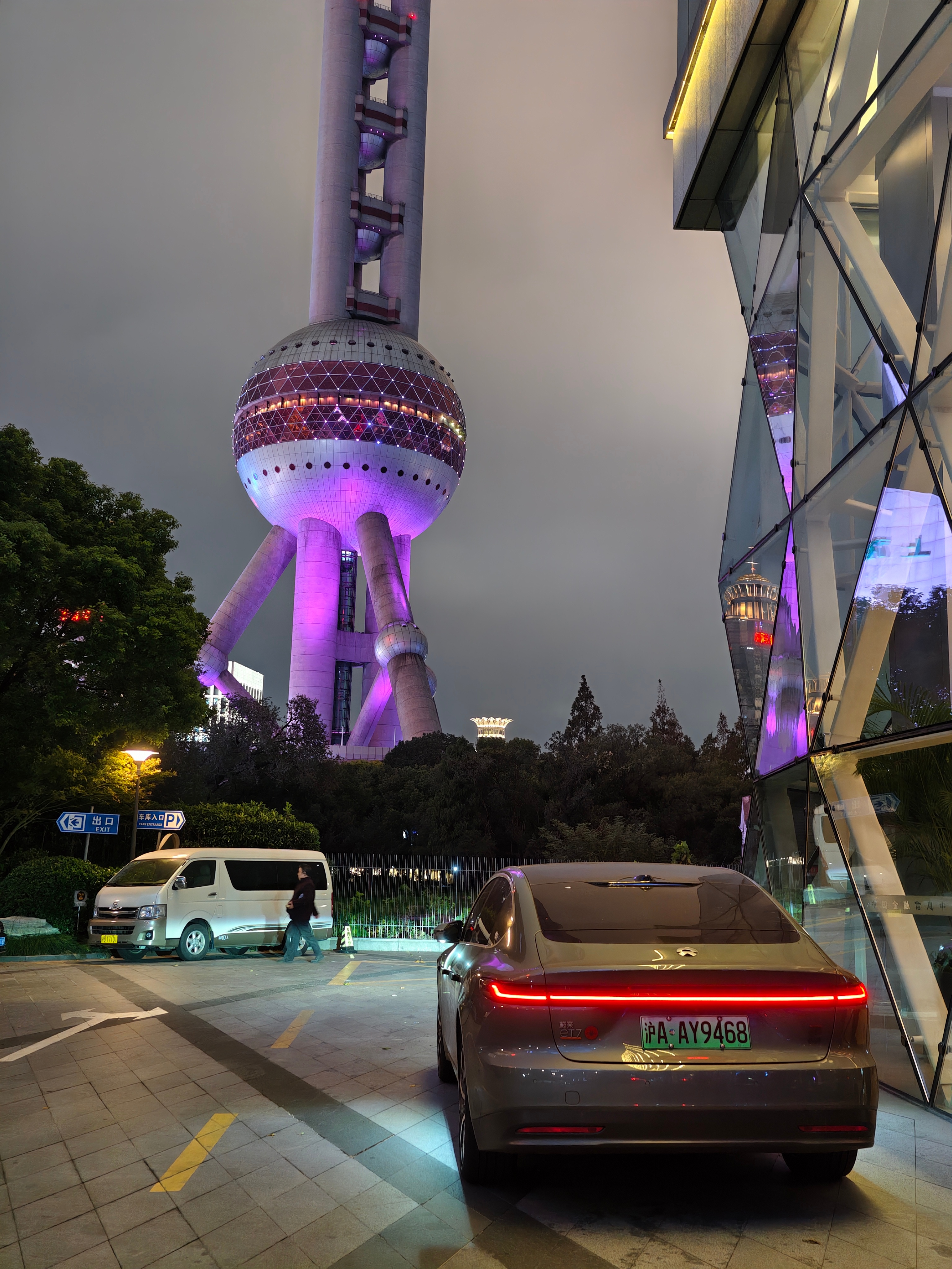 开车来陆家嘴，一下车冻成狗了