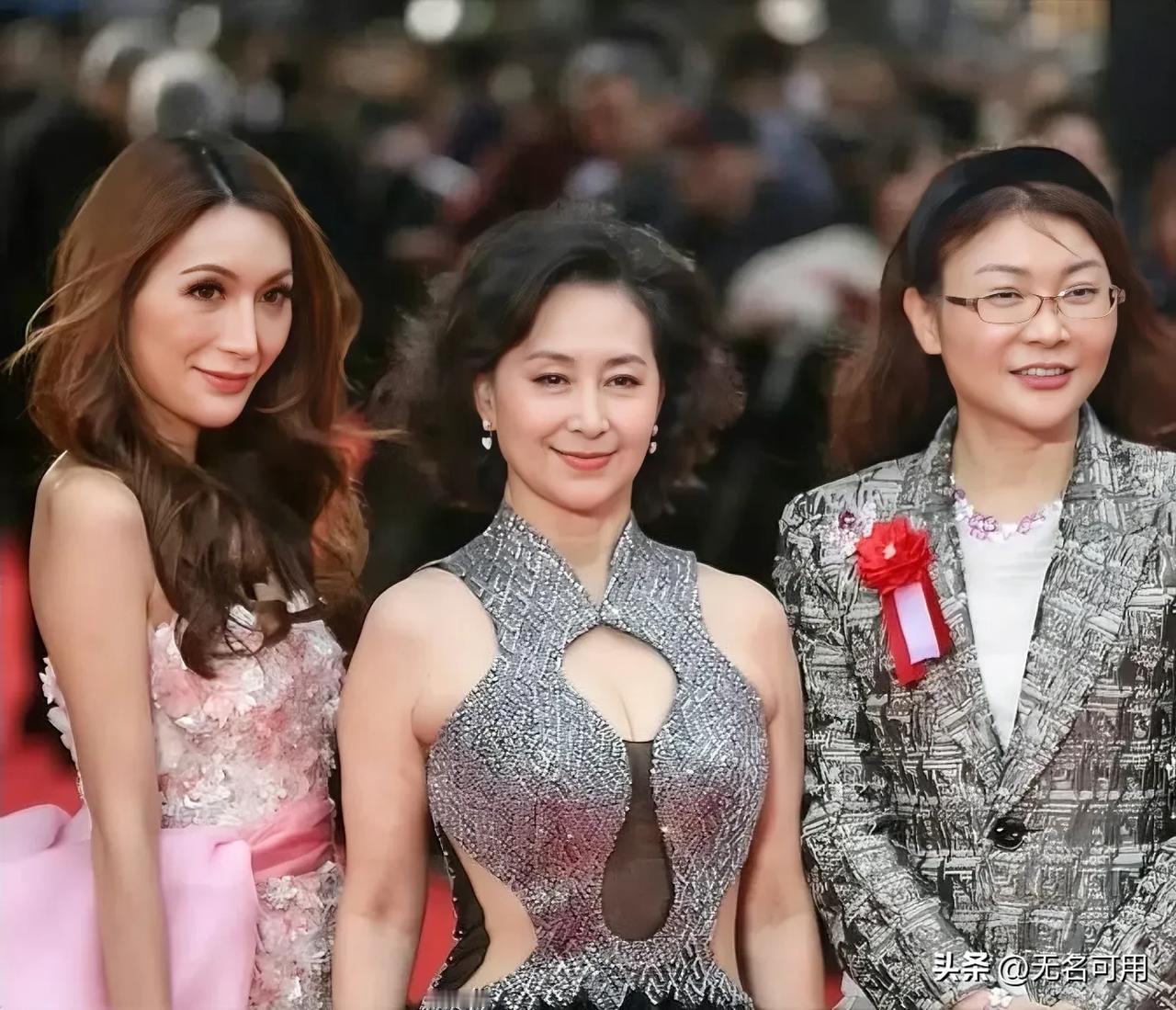 许晋亨现在肯定后悔得不行，当初为了追李嘉欣，连何超琼都放弃了，现在看来，何超琼那