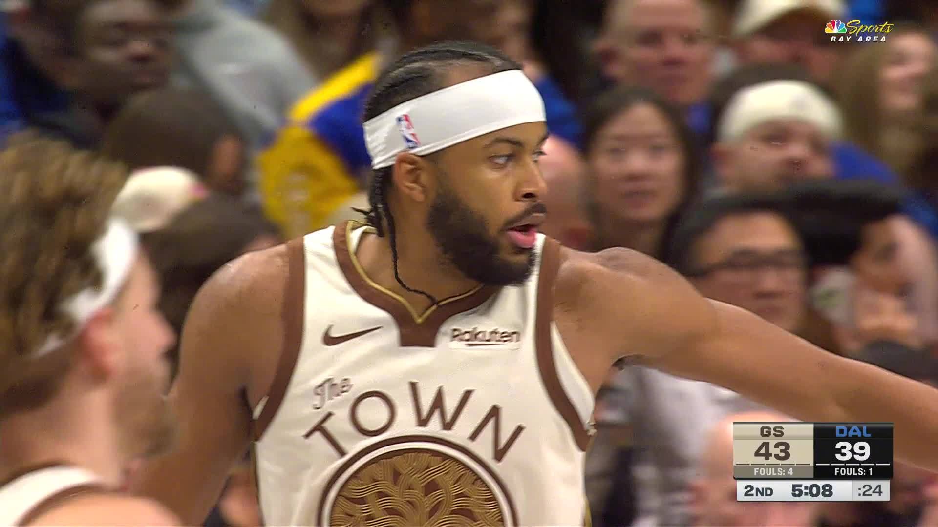 穆迪侧翼三分👌勇士43:39独行侠。勇士vs独行侠