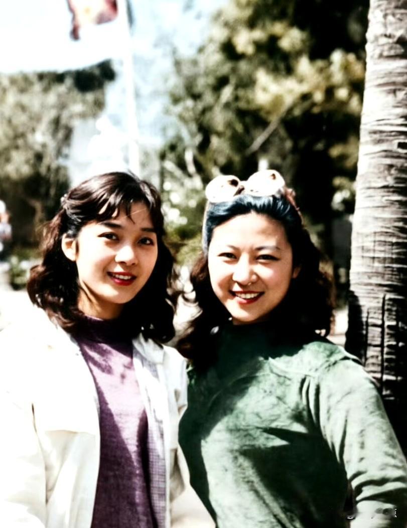 上世纪八十年代，龚雪和王馥荔也是中国影坛的代表性人物，颜值演技俱佳，其风头丝毫不