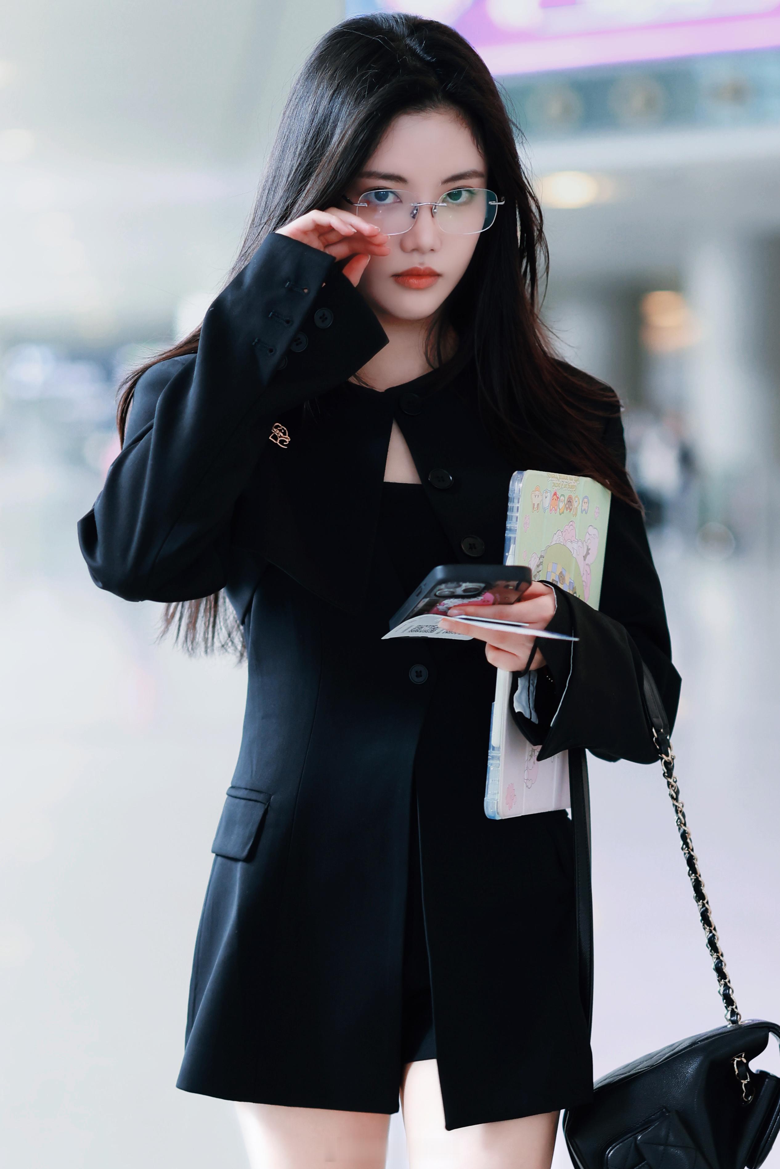 #孙珍妮[超话]# 上海✈️成都 ​​​