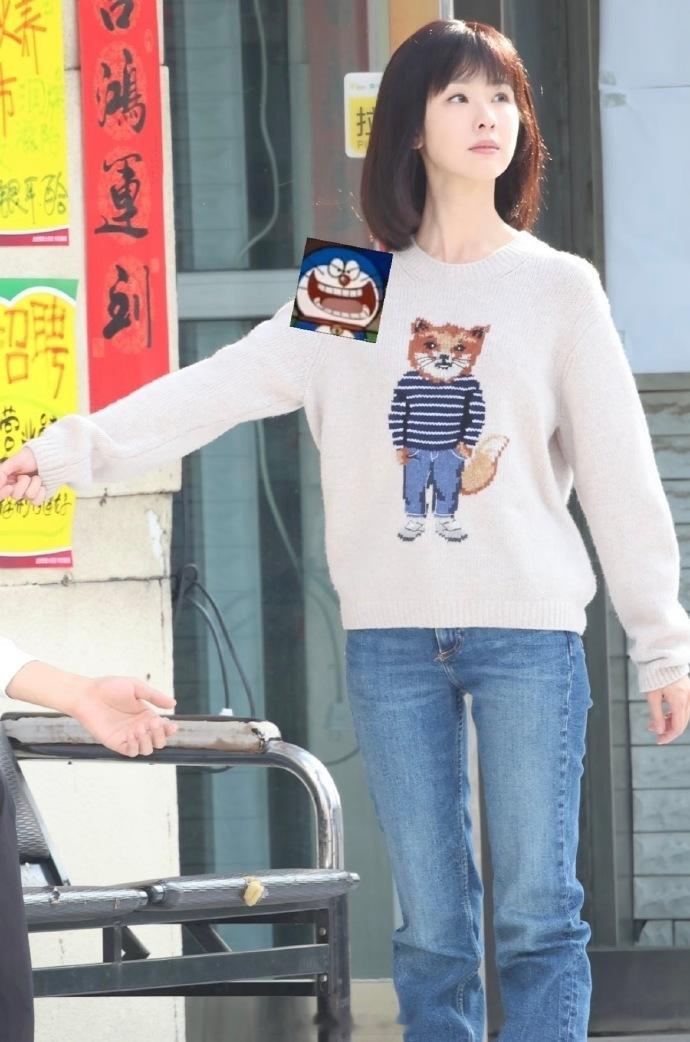 陈都灵短发路透梦回左耳  陈都灵冬风吹又生短发路透 路人原相机路透都扛住了！陈都