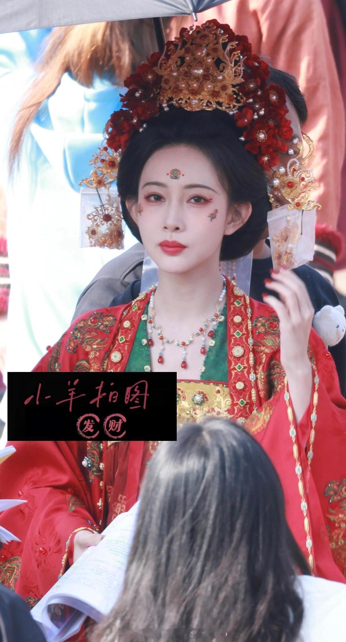 孟子义《尚公主》暮晚摇大婚造型路透！！