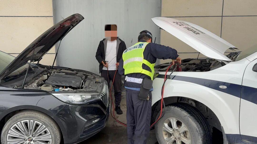 宁波交警暖心帮扶困境男子渡难关 近日，宁波鄞州一名男子因失业蜗居车内七天，身无分