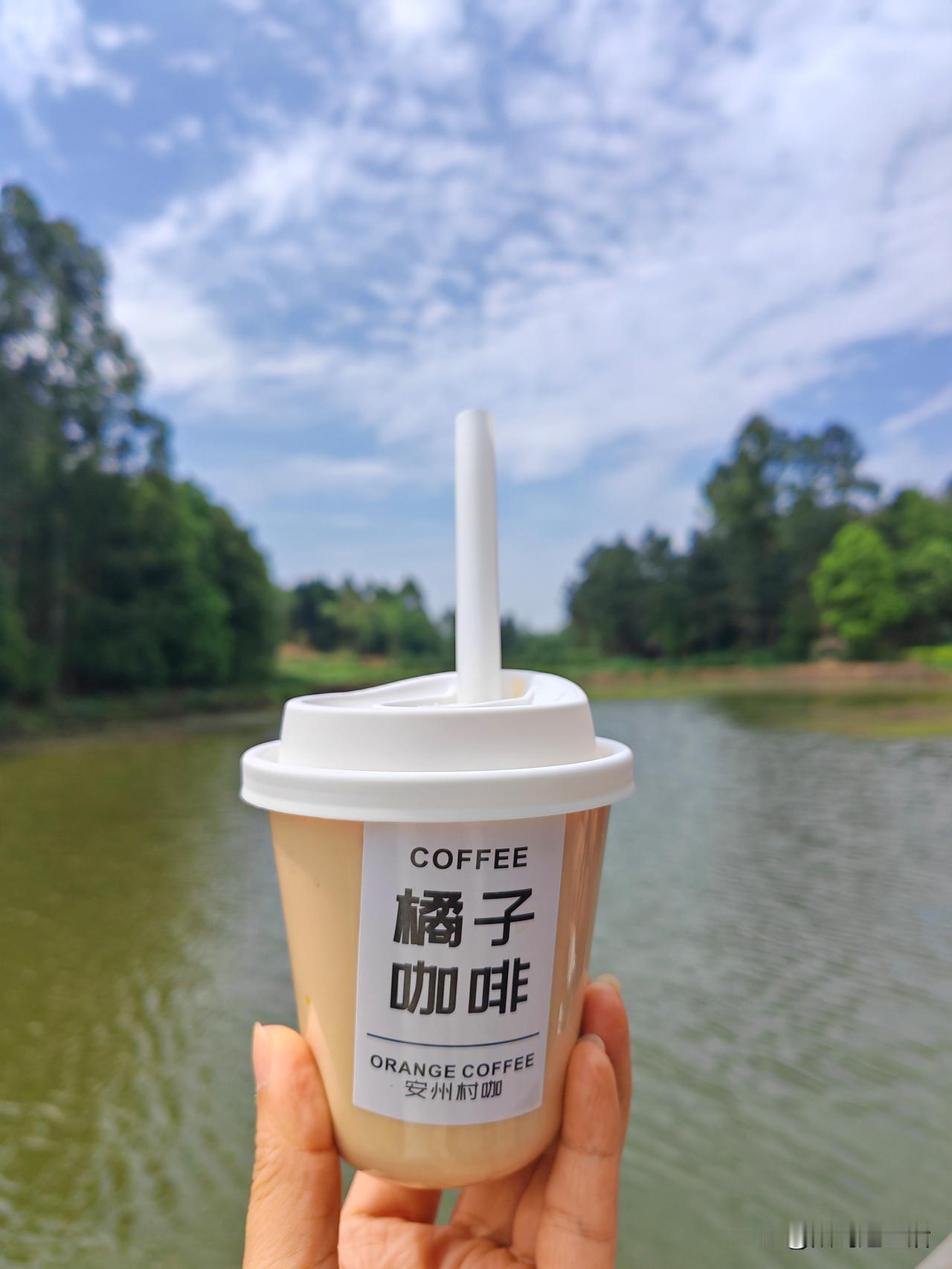 突然不想努力了。
我妈常说的一句话：“今日脱了鞋袜，不知明天还能不能再穿上。”没