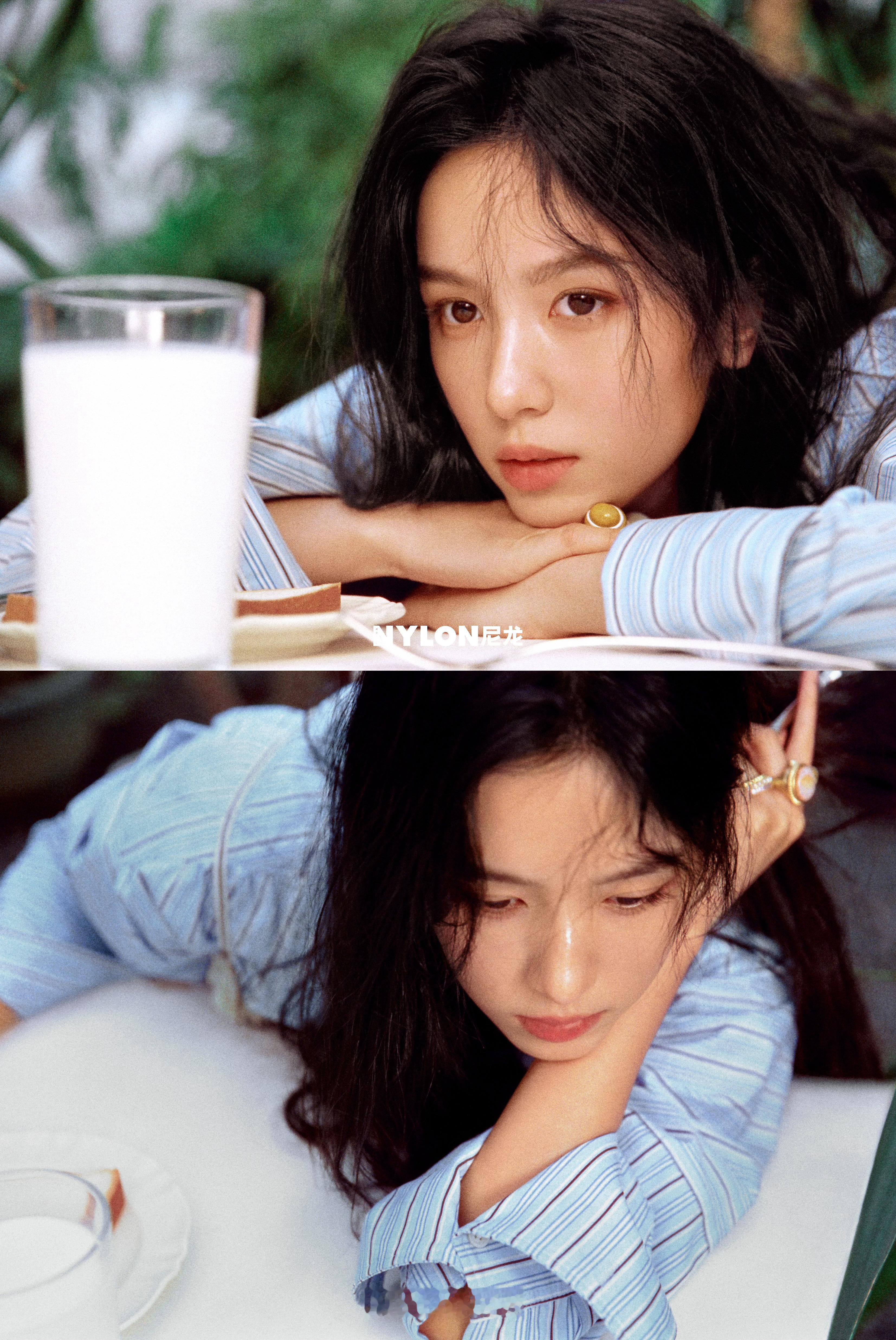 周也登上《尼龙》四月刊封面人物，既有雨林深处的清冷疏离，又有复古造型下的鬼马灵动