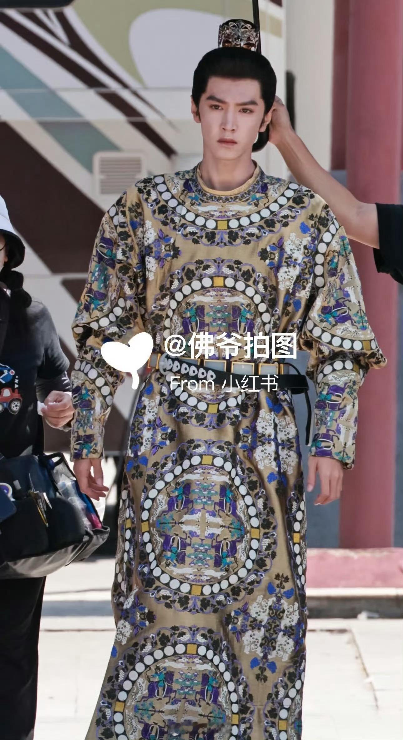 哲远的衣服看着我眼睛晕怎么回事 ​​​