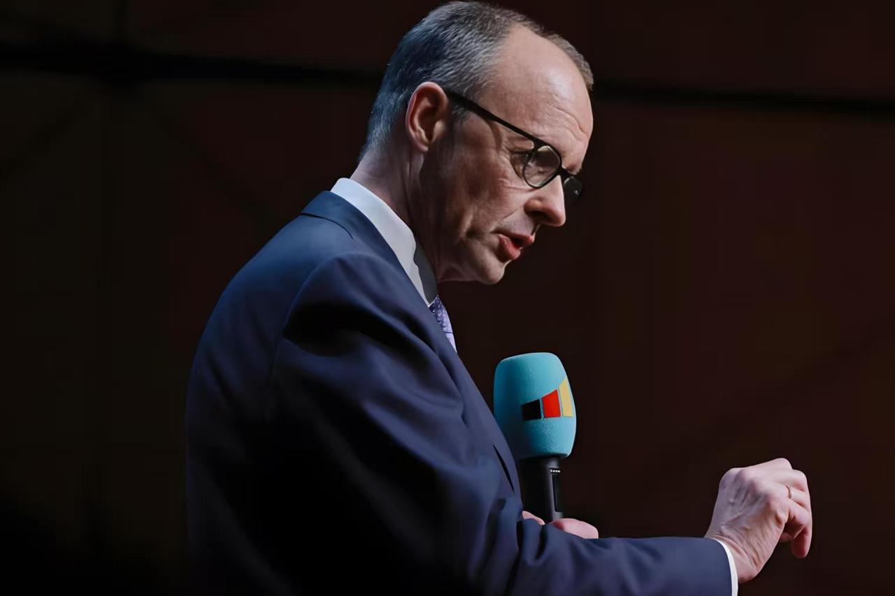 美媒:默茨转向？德国拟重新评估对华贸易政策！

11月9日，《纽约时报》报道:“