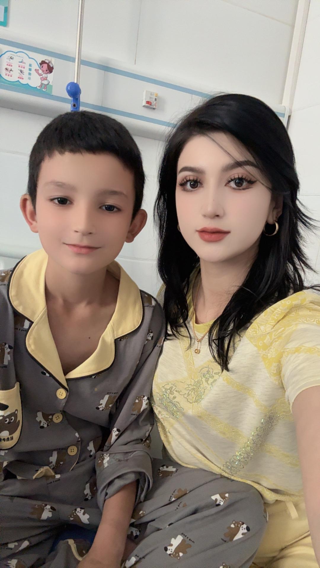 ئەسكى دۇمباقنىڭ ئۈنى يۇغان .يۈزسىز ...