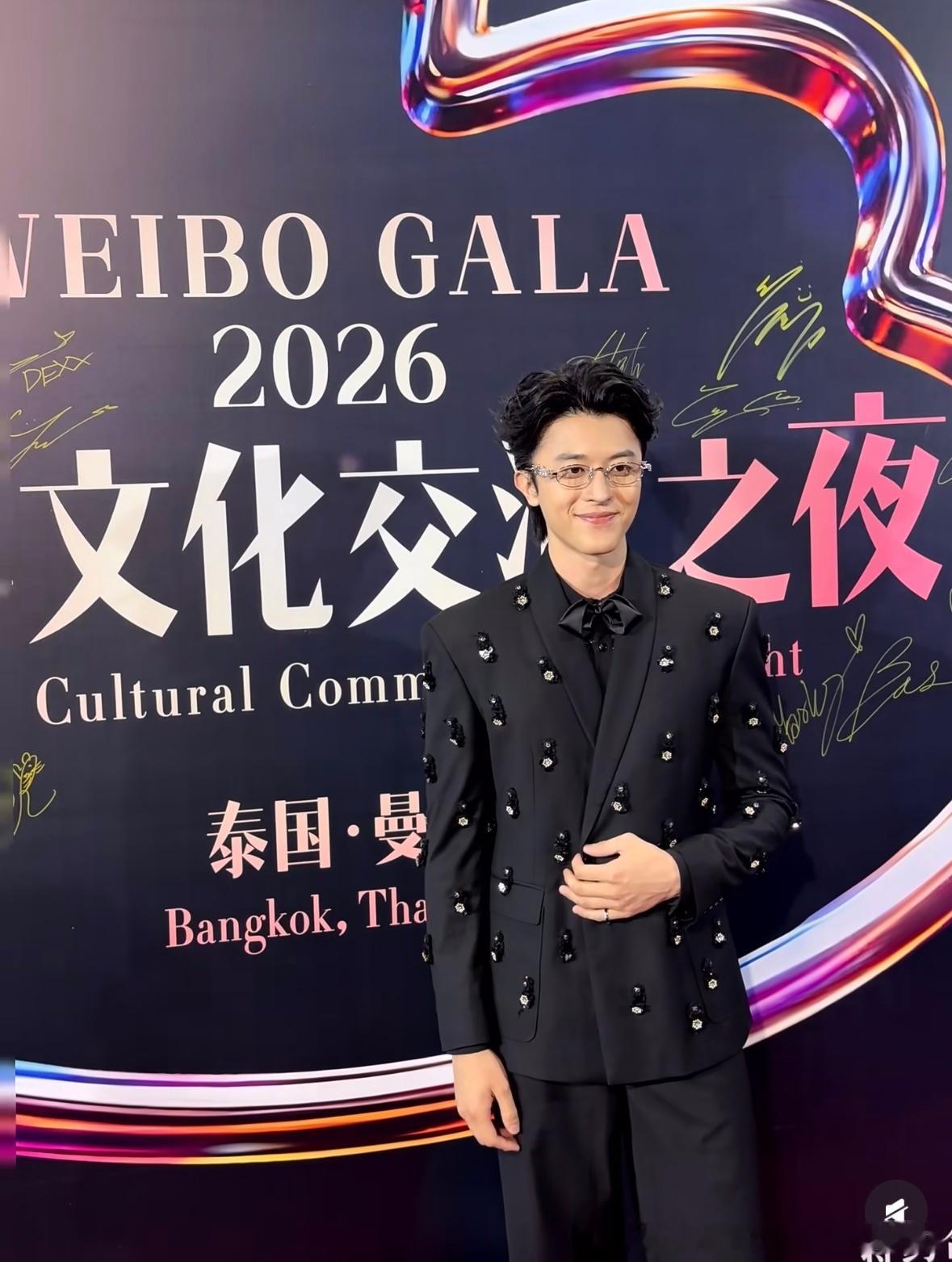 幸章力  💙🩵 幸章力99 幸章力曼谷微博之夜红毯高清图片两个大帅哥既有气质