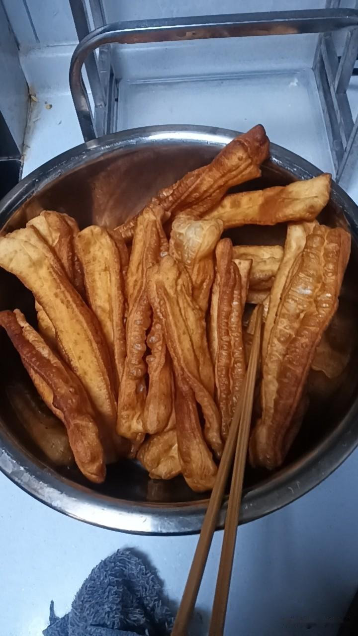 双十一的购物热情为何减退了老家有个老光棍，靠給人打零工生活！只要是看到他天天赶集