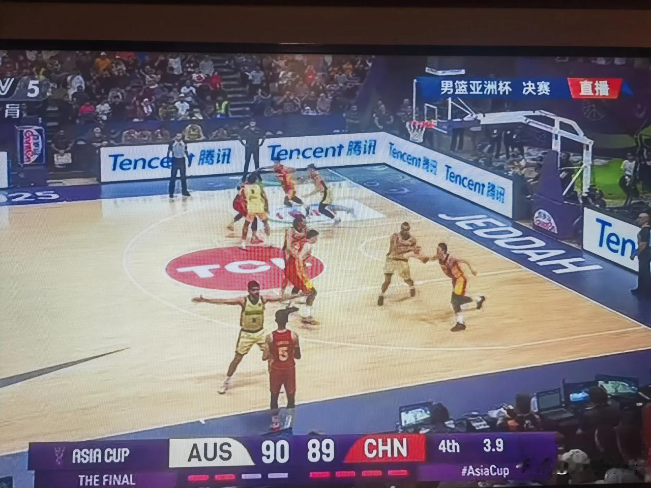 男篮亚洲杯战报！中国男篮1分惜败澳大利亚男篮夺得亚军！我们已经是亚洲冠军了！虽败