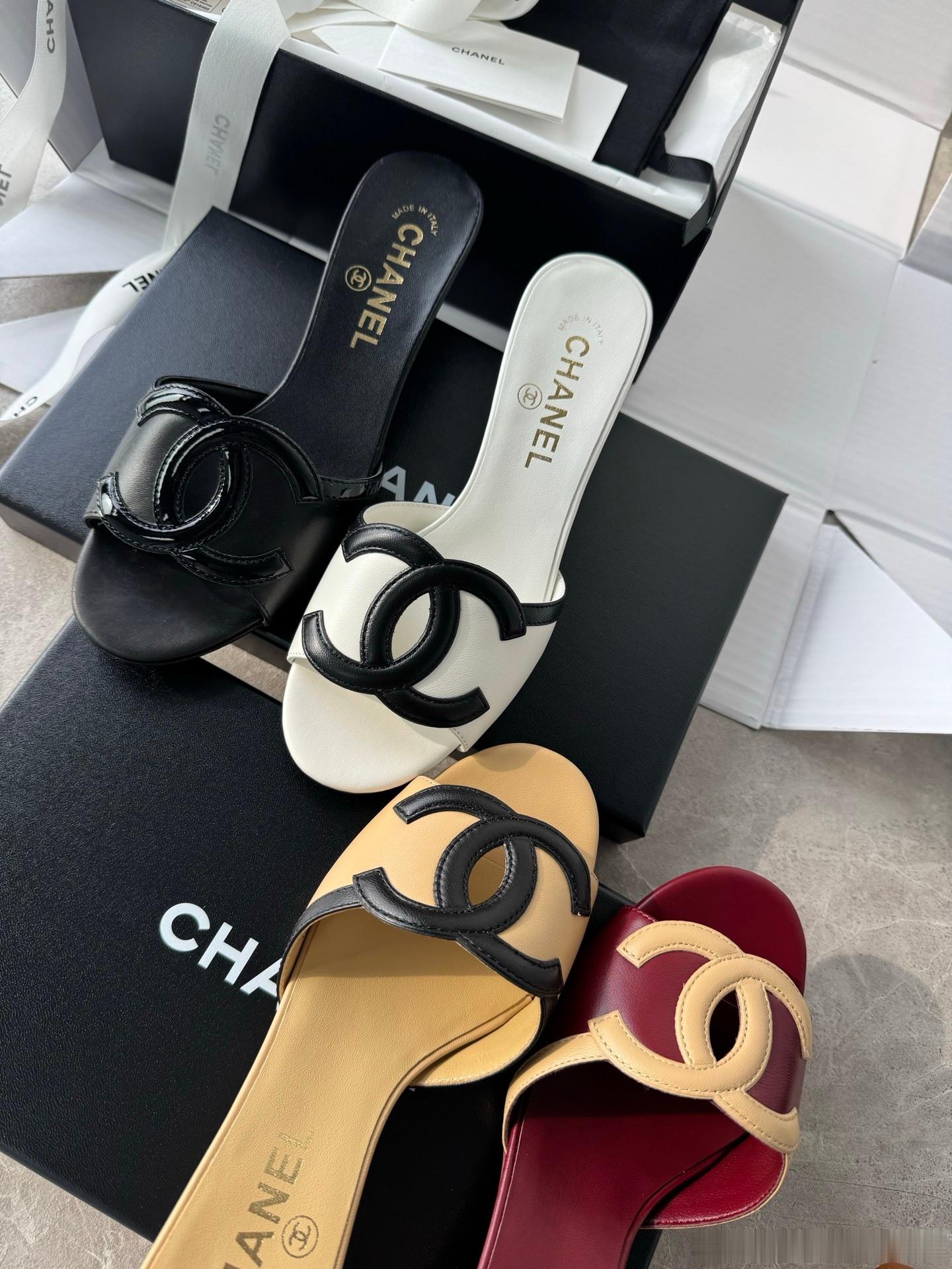 26款Chanel双C logo镂空小猫跟凉鞋拖鞋真的复古又时髦的素净鞋面，一个