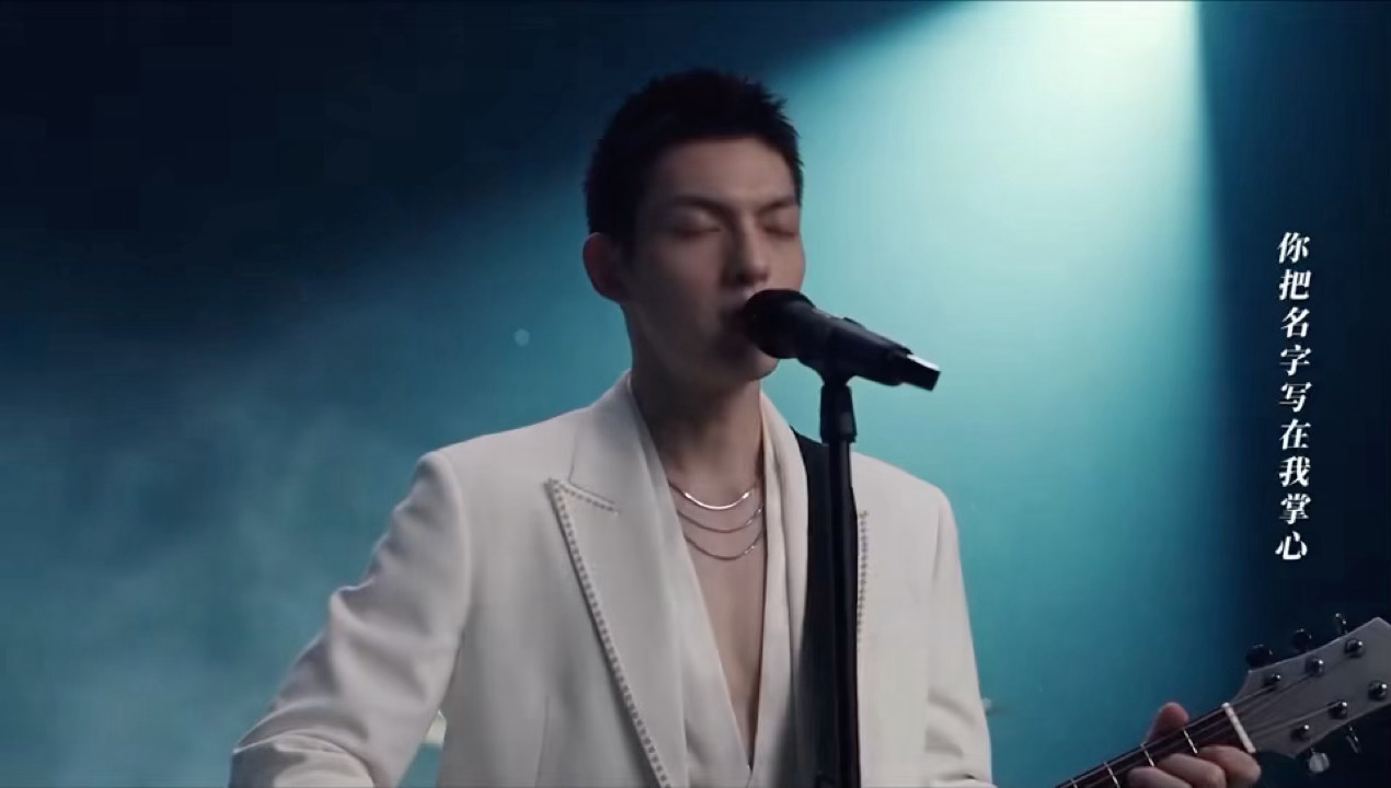AI艺人也开始线下演出了AI艺人也有初舞台了程渡、方屿、林恩娜、戚许、展颜五位A