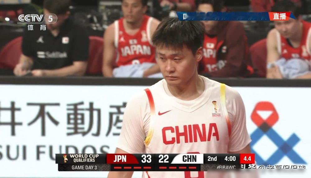 只看数据，赵睿这场打得跟灾难一样，10分，5犯，提前下班。
 
上半场全队被干沉