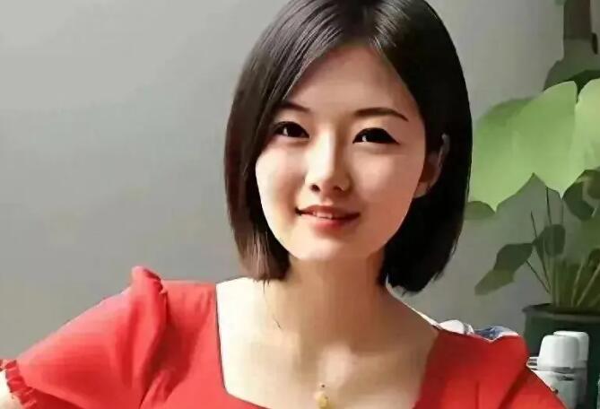 对于李佩霞的故事,你有什么看法?从李佩霞的故事中，吸取深刻教训，做到：“色不迷权