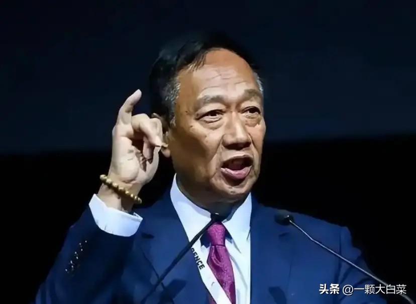 富士康崩得太突然！郭台铭绝对没料到，以前大陆工厂灯火通明的代工巨头，如今像破气球