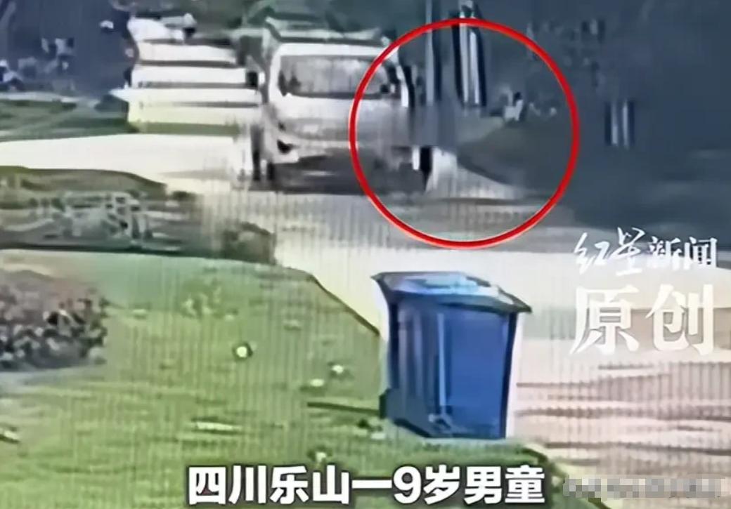 太痛心！四川乐山，9岁男孩带着7岁妹妹下楼玩滑板车，父亲觉得小区人车分流，并无危