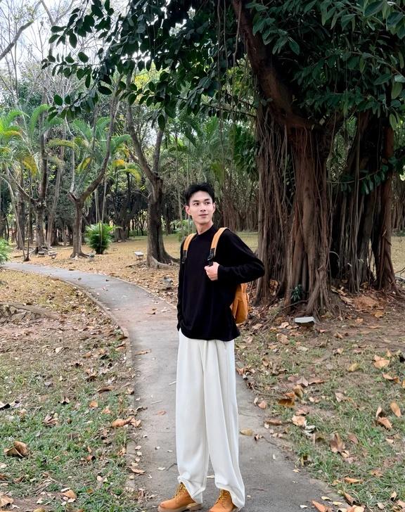 去踏青吧  去有风的地方， 与春日撞个满怀