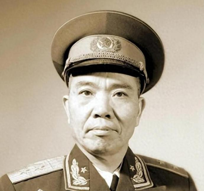 2013年，将军之子韩京京潇水河畔的荒草丛中找到陈树湘遗骸，跪地一声大爹爹令所有