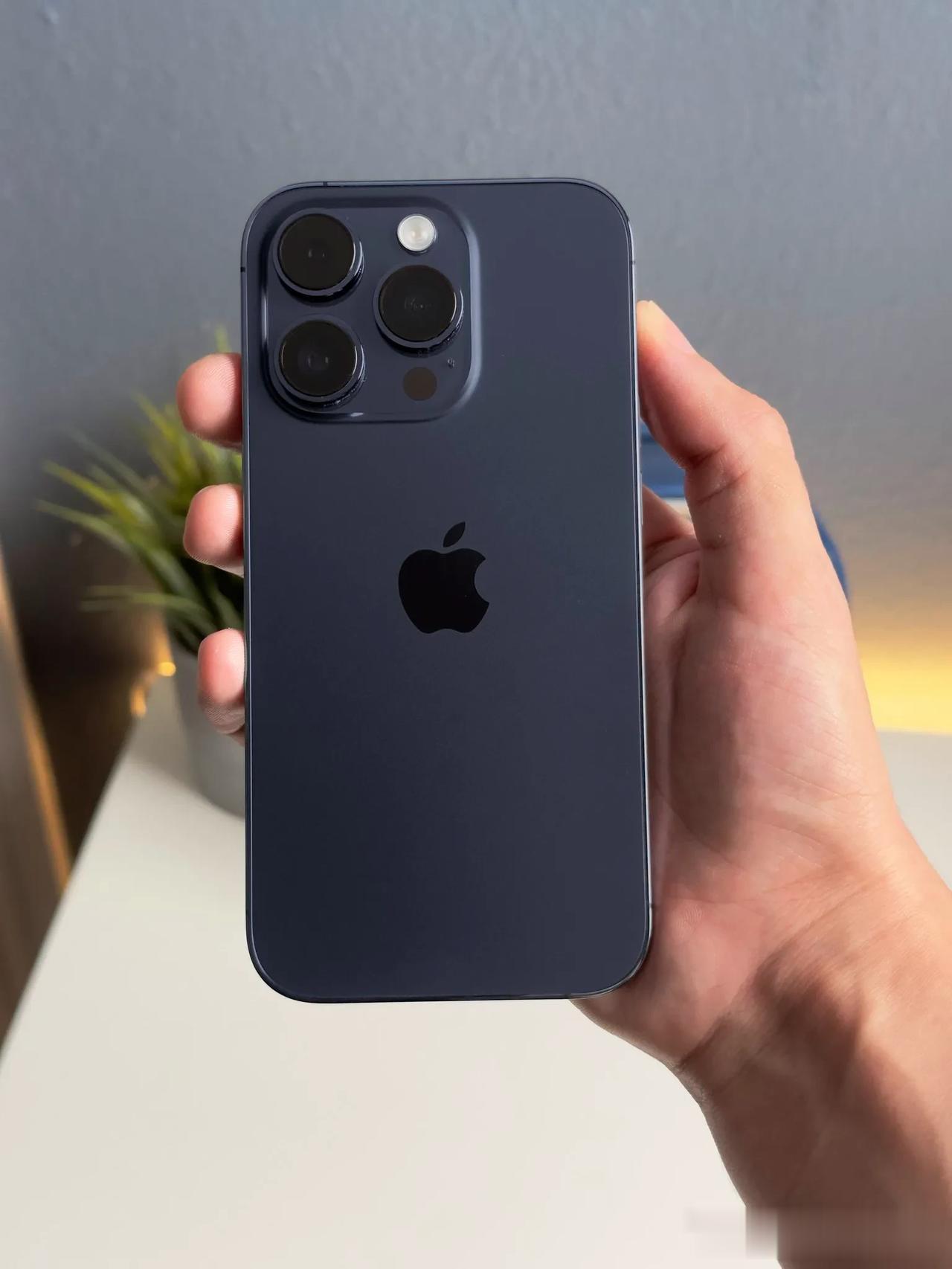 库克杀疯了，苹果向来不坑穷人！

咱也搞不懂，为啥都iPhone 15了，还是6