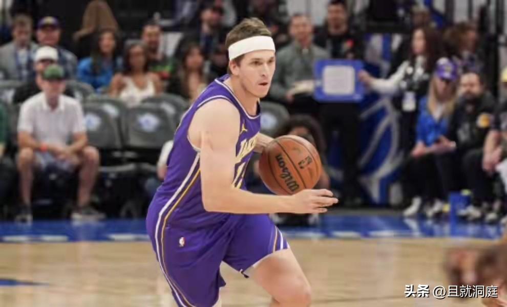 NBA真的是“捡钱”的地方呀！里夫斯就值年薪4500万美元，如果这样对比东契奇、