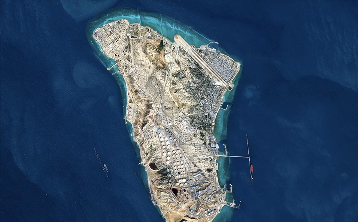 这座仅 20 平方公里的弹丸小岛，到底有多重要，竟让特朗普亲自下令空袭？

3 