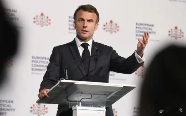 就在刚刚！

法国宣突然宣布了

11月11日，法国宣布将在2026年向乌克兰派