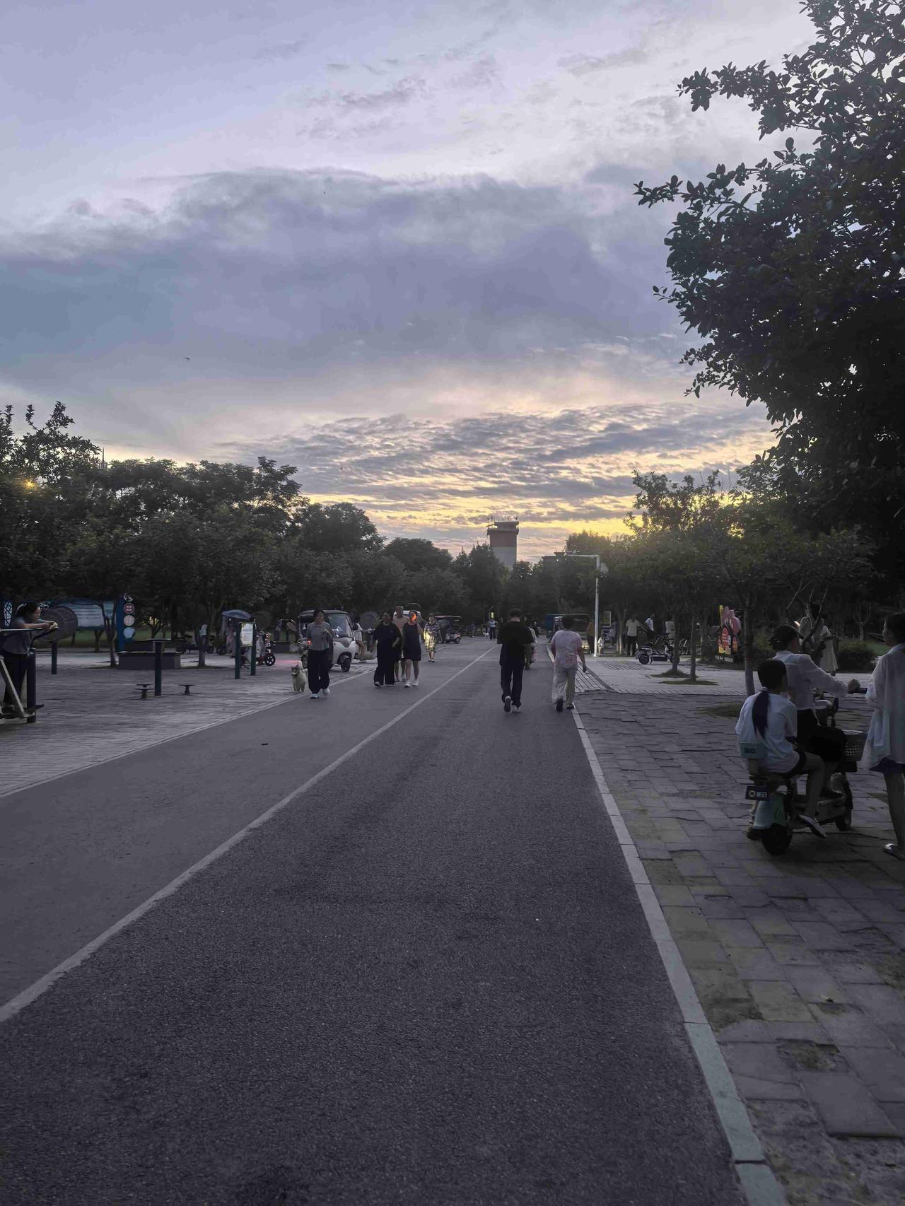 不是为这些个取消笔试成绩、取消以后所有考试资格、受父母所害的孩子说话，咱说的都是