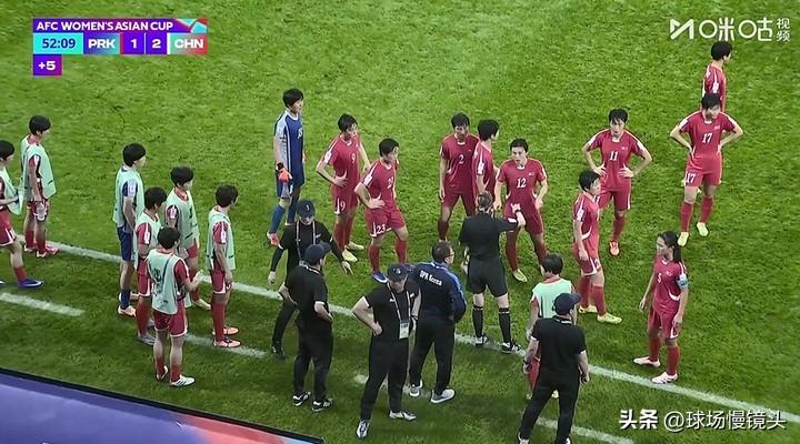 典型的输不起！VAR回放打脸！朝鲜女足围攻裁判要罢赛，终为情绪失控买单！

输不