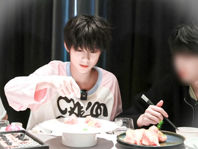 这一组真的特别的萌🥺每一张都乖乖的，好想上手rua一把小脸 