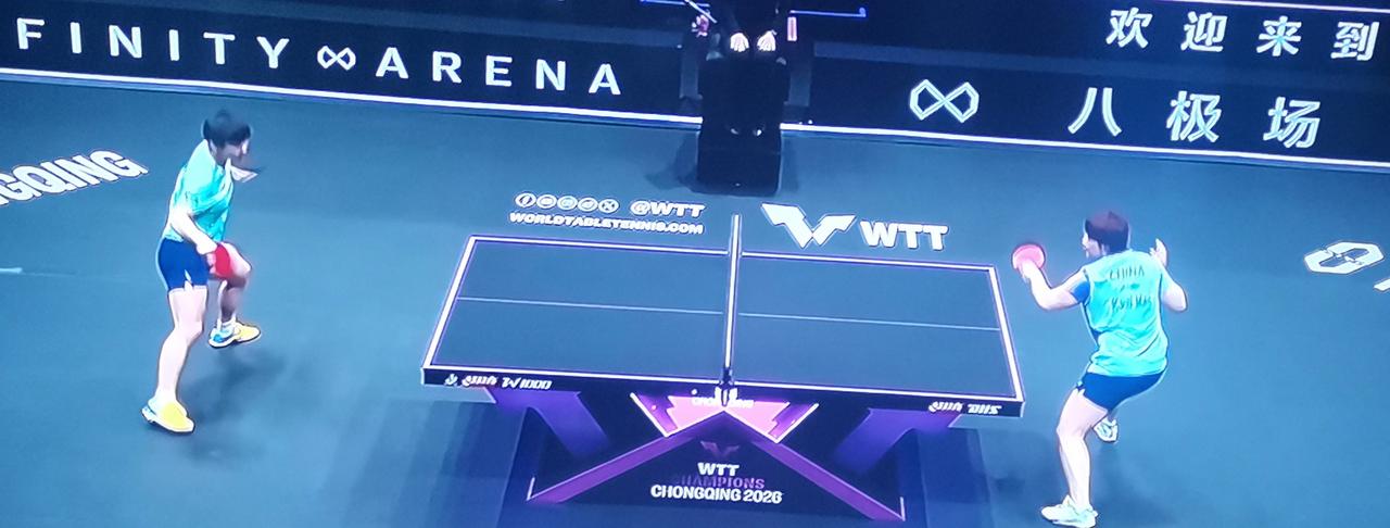 今儿比赛场超爆燃？刚刚男队冲出黑马温瑞博突出重围，女队后起之秀蒯曼战胜队友、世界