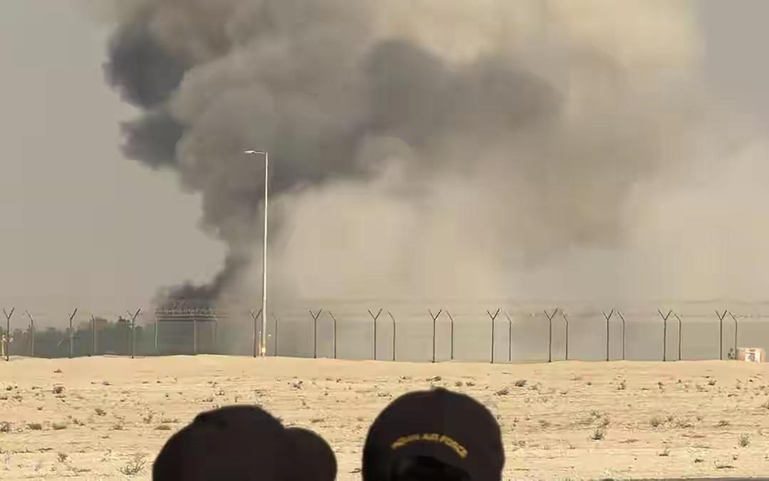 国产战机坠毁，印度的“光辉”成了“光灰”，自吹自擂又成国际笑柄…
印度战机出场