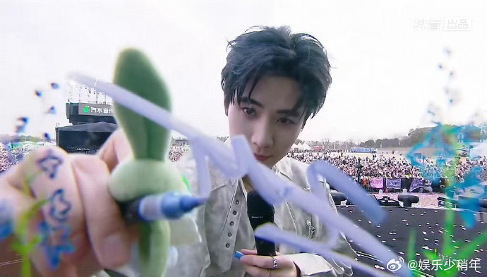 任豪这个舞台我给到夯任豪舞台夯爆了任豪舞台真的夯爆了！《病变》一开口鸡皮疙瘩掉一