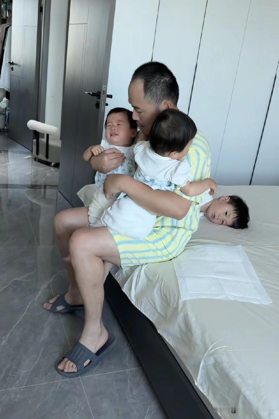 我要是有小韩这样能干的老公，
别说生五胎了，
生十个八个都行。

网红小韩一家宣