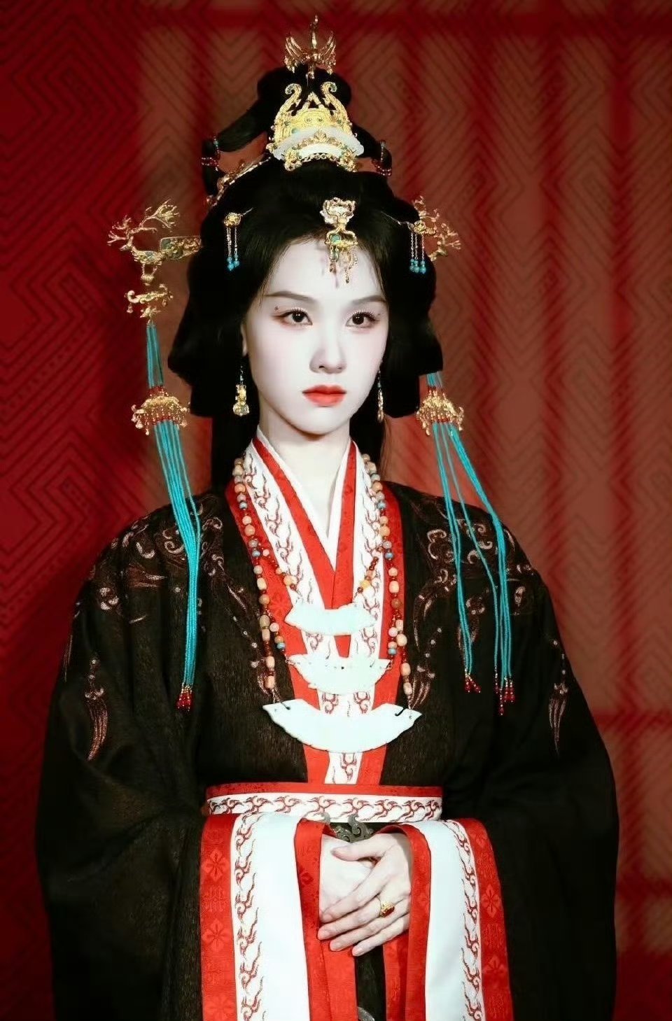 陈都灵首部一番权谋大女主剧开播陈都灵首部权谋大女主剧开播 天呐，能不能现在就播呀