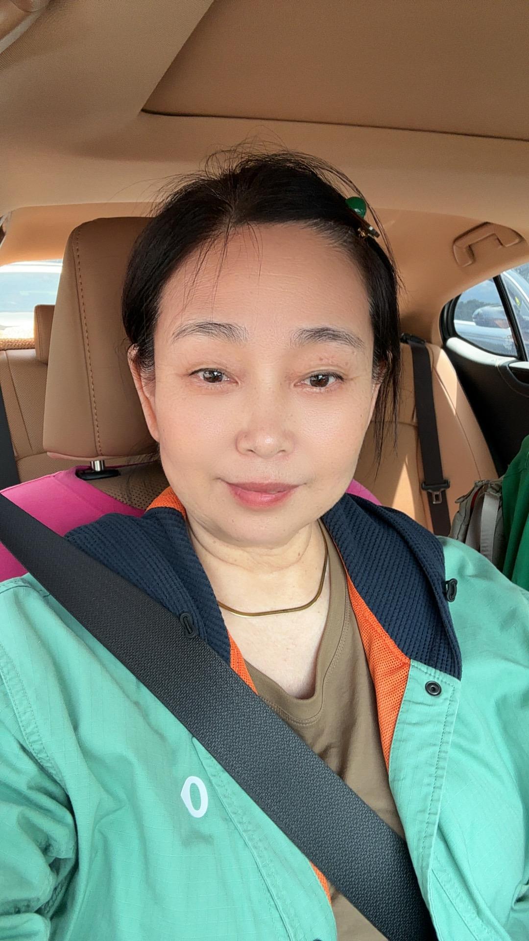 八点出发沈阳山姆，高速塞车进沈阳还是塞车，到现在没进山姆就能过两台车呀😭不玩了