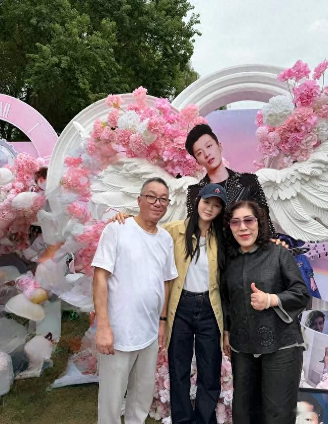 “十年了，你永远是少年”陈乔恩发文悼念乔任梁，这份友谊破防了
