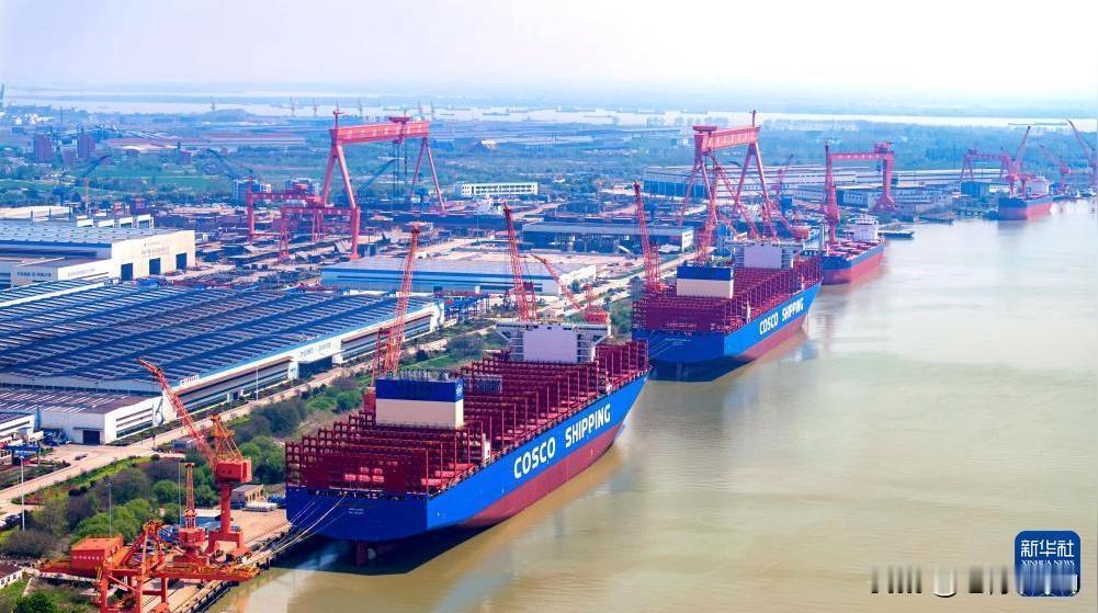 中国歼-35战斗机从2025年9月亮相到第30架下线，用了不到一年时间；俄罗斯苏