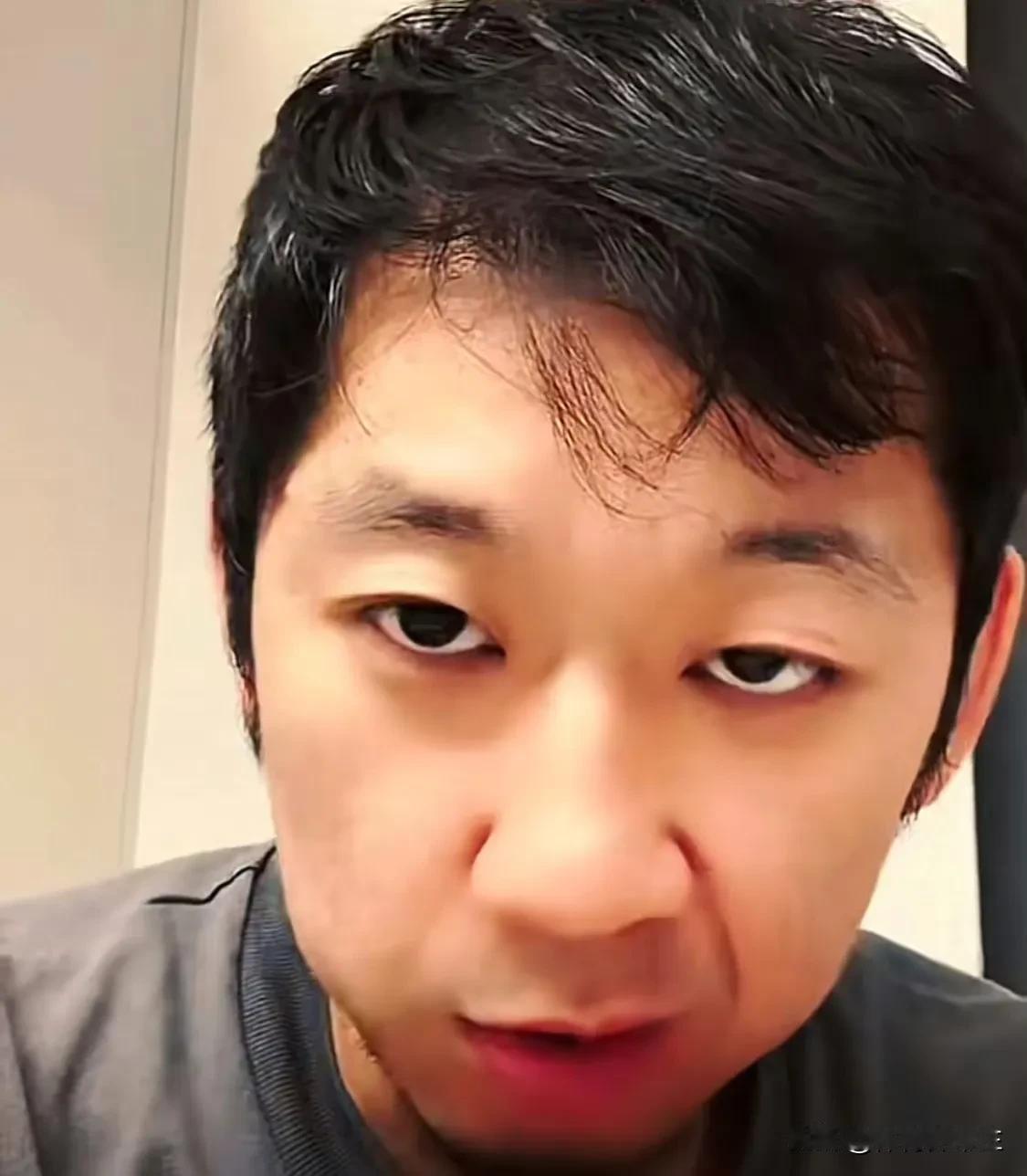 烂球记者阿磊在直播中透露：三方交易是公开透明的，郭艾伦知道交易的全部进程，不存在