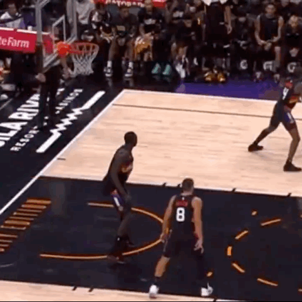 因马威受伤，马努阿奇连续第二场进入轮换，背靠背今天打了20分钟，4分4板5帽。连