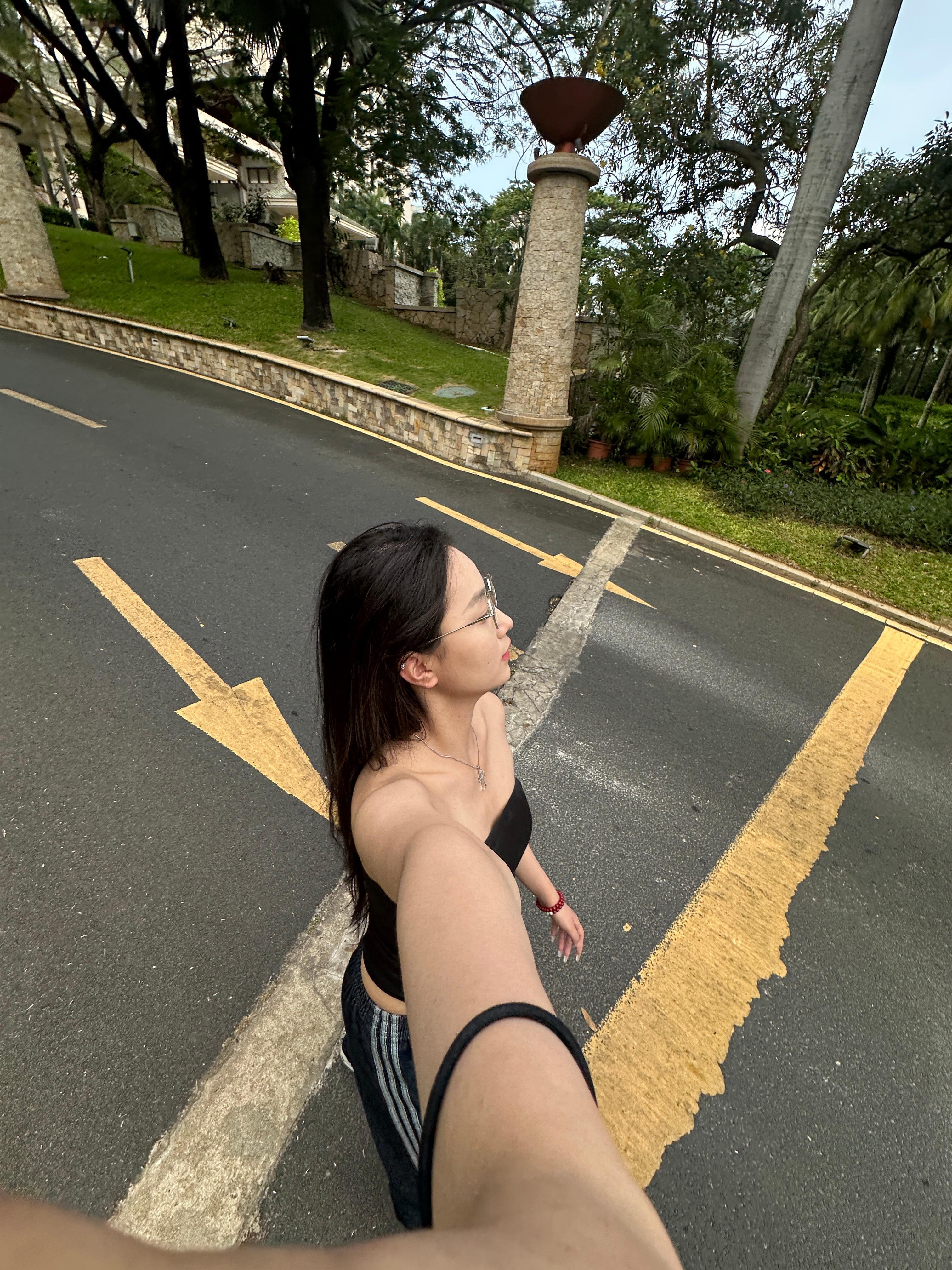 我深知让心恢复平静是一段痛苦且艰难的过程 但偶尔身边的人和事也会让我觉得日子没那