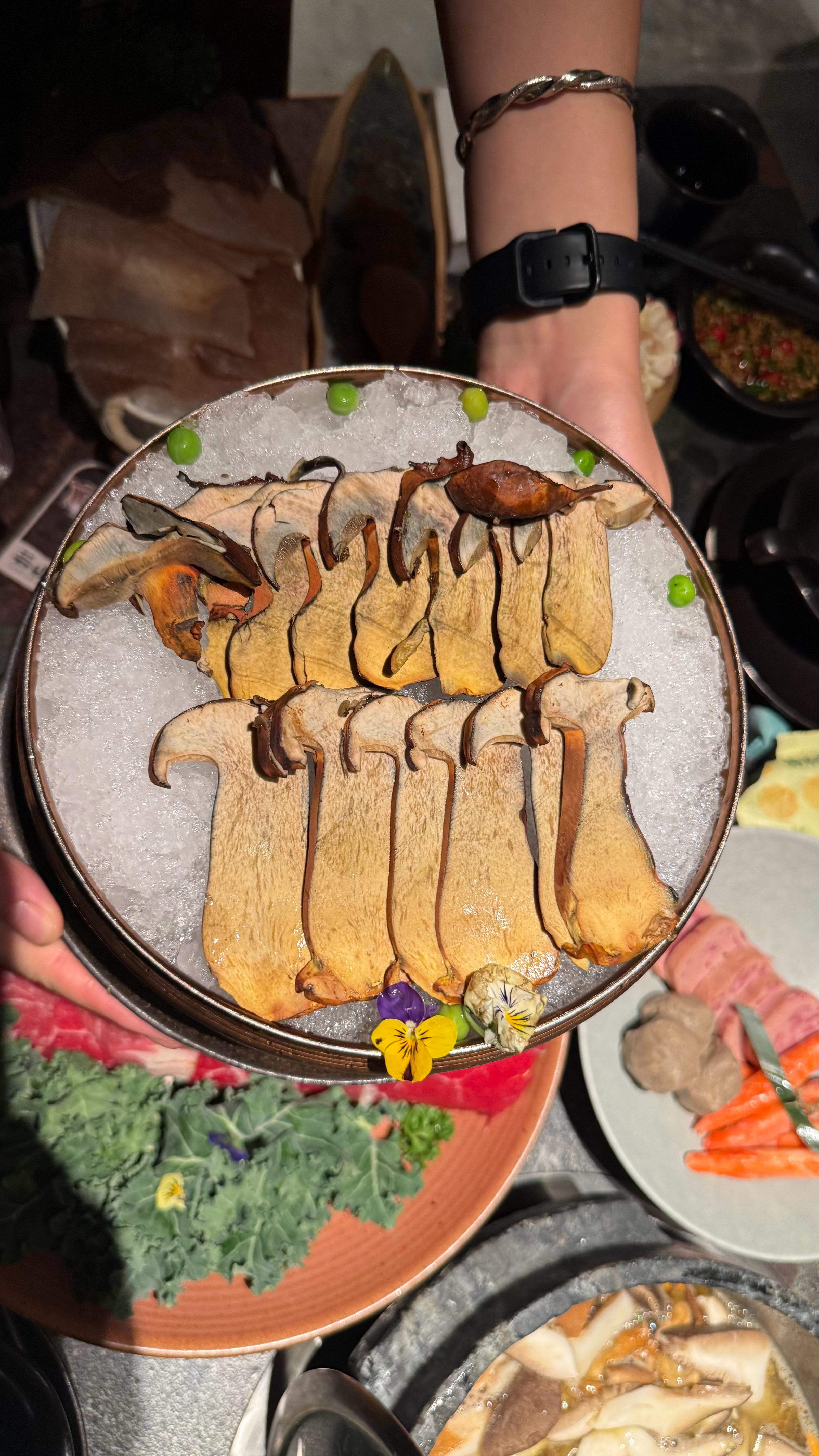 兄弟们  又来吃见手青了老规矩  两个小时不发消息就寄了